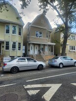 352 WOODLAWN Ave in Jersey City, NJ - Building Photo