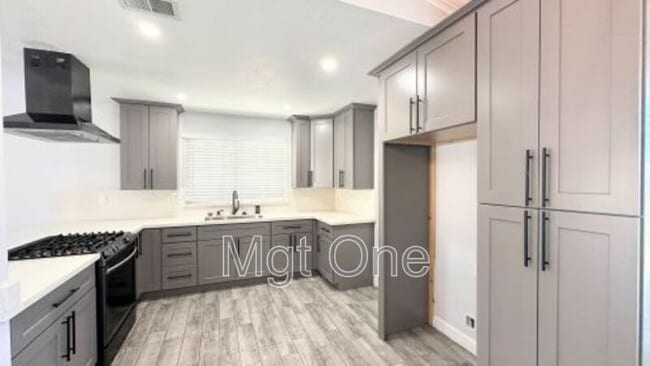 15720 Reed Dr in Fontana, CA - Building Photo - Building Photo