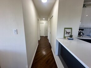 3410 N Lake Shore Dr, Unit 3D in Chicago, IL - Building Photo - Building Photo