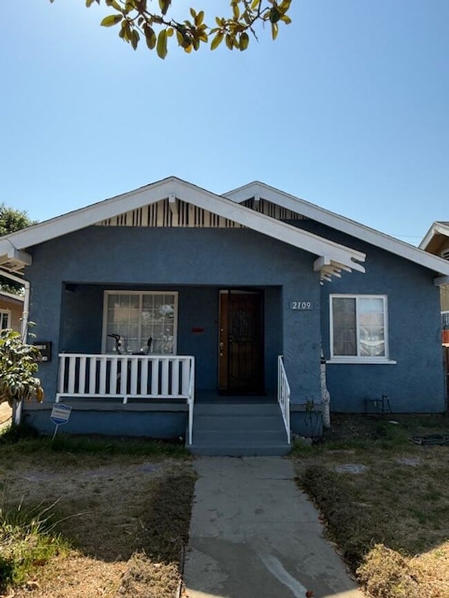 2109 Lime Ave in Long Beach, CA - Building Photo - Building Photo