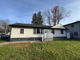 264 Middlesex Ave in Iselin, NJ - Building Photo