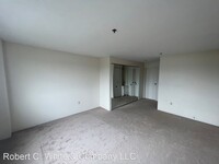 111 deKoven Drive photo'