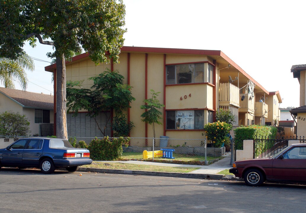 604 Walnut St in Inglewood, CA - Foto de edificio