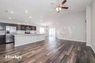 911 Kingfisher Dr, Unit 3428-05 in Haines City, FL - Foto de edificio - Building Photo