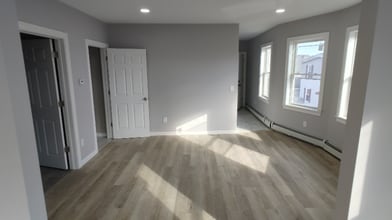 31 Cole St in Pawtucket, RI - Building Photo - Building Photo