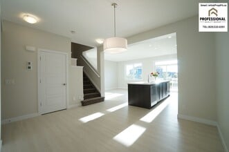 3007 Chokecherry Cmn SW in Edmonton, AB - Building Photo - Building Photo