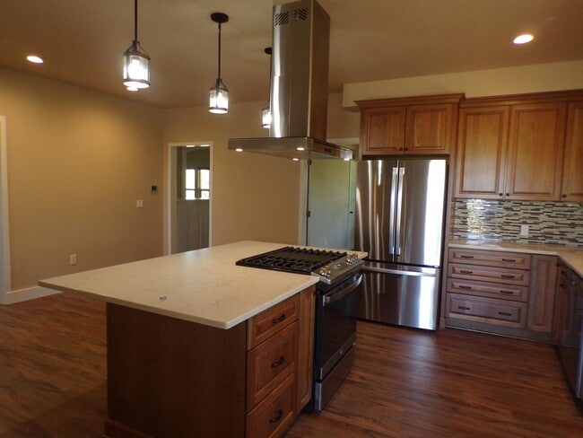 25595 SW Farmington Rd in Hillsboro, OR - Building Photo - Building Photo