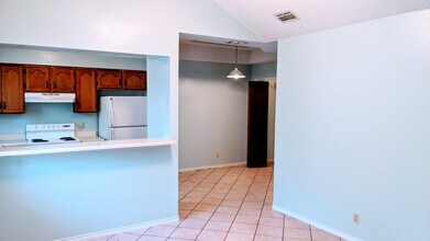 1820 Mercer St in Laredo, TX - Foto de edificio - Building Photo