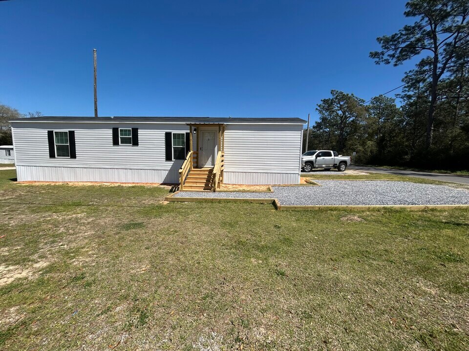 826 Mayo Trail in Crestview, FL - Building Photo