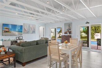 517 110th Ave N in Naples, FL - Building Photo - Building Photo