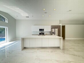 4891 SW 34th Terrace in Fort Lauderdale, FL - Building Photo - Building Photo