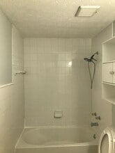 12401 Windbrook Dr in Clinton, MD - Building Photo - Building Photo