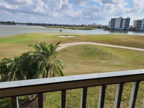 6360 Water Crest Way, Unit 203 in Lakewood Ranch, FL - Building Photo - Building Photo