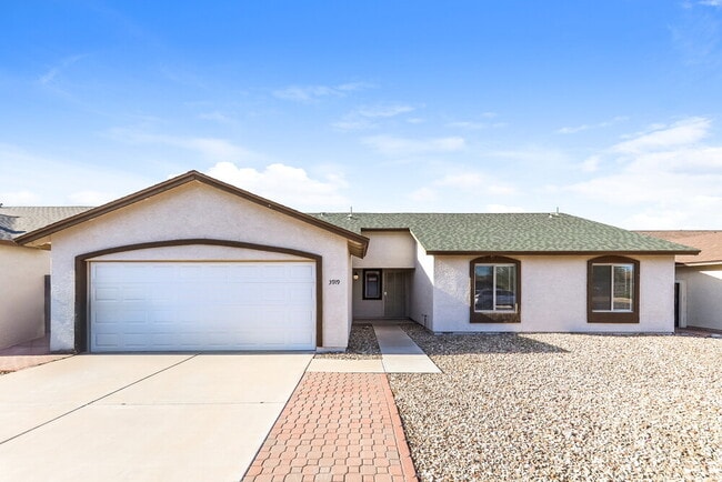 property at 3919 W Abraham Ln