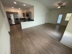 1602-1604 S Hickory Crk St in Wichita, KS - Building Photo - Building Photo