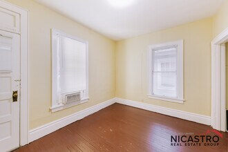 252 E Lane Ave in Columbus, OH - Building Photo - Building Photo