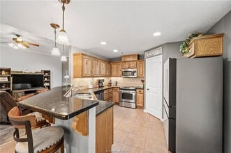 912 Emerald Dove Ave in College Station, TX - Foto de edificio - Building Photo