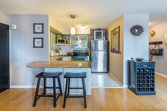 2740 N Pine Grove Ave, Unit #4F in Chicago, IL - Foto de edificio - Building Photo