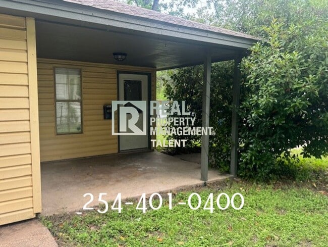 928 N 11th St in Waco, TX - Building Photo - Building Photo