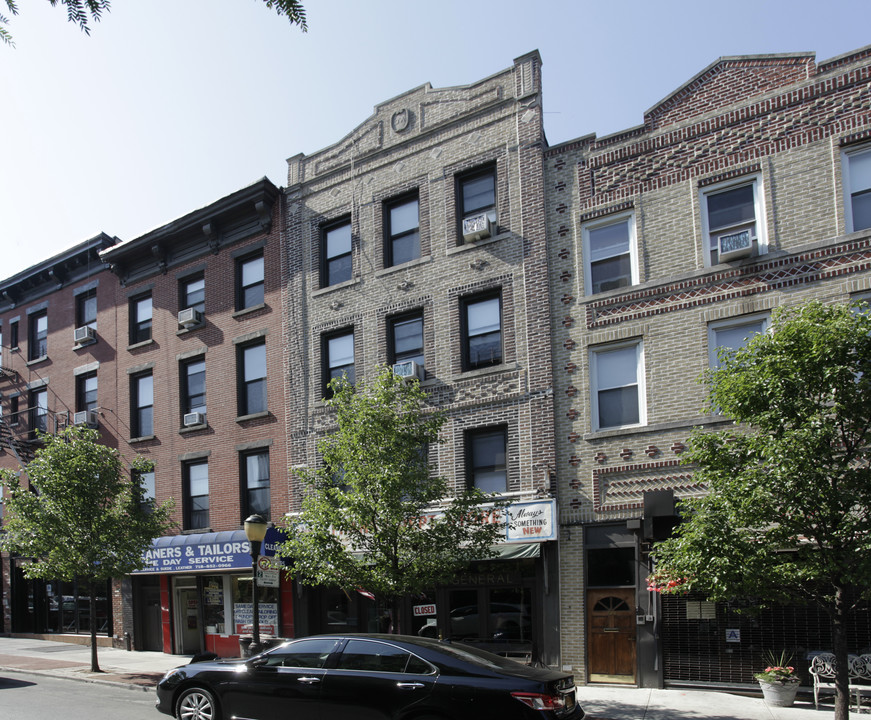 128 Union St in Brooklyn, NY - Building Photo