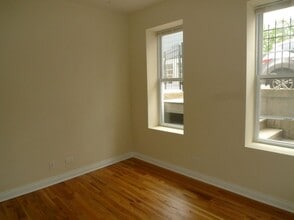 1608 N Bosworth Ave, Unit G in Chicago, IL - Foto de edificio - Building Photo