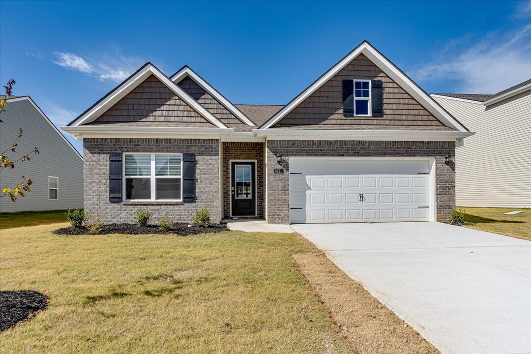 3221 Rolling Meadow Way in Cleveland, TN - Building Photo