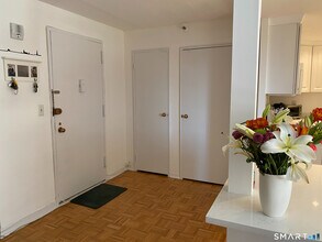 143 Hoyt St in Stamford, CT - Foto de edificio - Building Photo