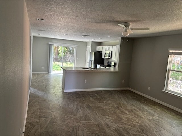 611 Kingston Ave in Daytona Beach, FL - Foto de edificio - Building Photo