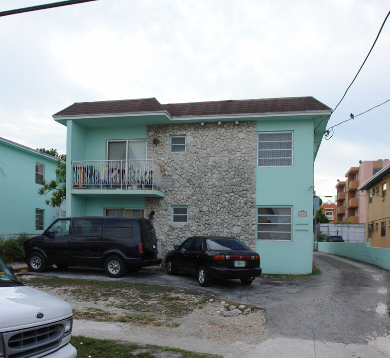 1628 SW 2nd St in Miami, FL - Foto de edificio