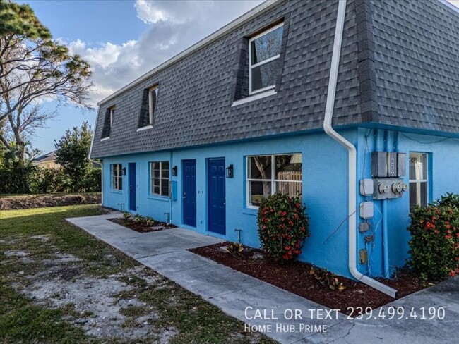 16200 Dublin Cir in Ft. Myers, FL - Building Photo - Building Photo