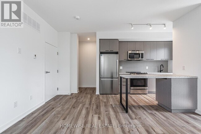 20 Ed Clark Gdns in Toronto, ON - Building Photo - Building Photo