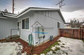 1910 E 1st Ave in Post Falls, ID - Building Photo - Building Photo