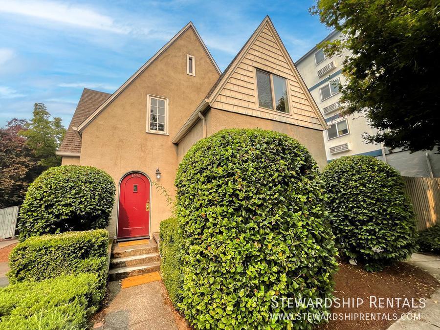 1858 Harris St in Eugene, OR - Building Photo