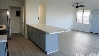 85-121-121 Ala Walua St in Waianae, HI - Building Photo