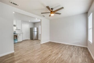 637 N 4th St in Garland, TX - Building Photo - Building Photo