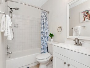 220 Lake Parsons Green in Brandon, FL - Building Photo - Building Photo