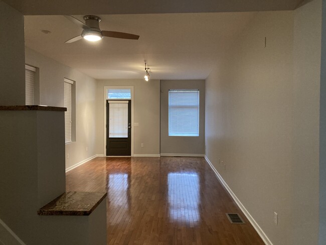 742 S Front St in Columbus, OH - Building Photo - Building Photo
