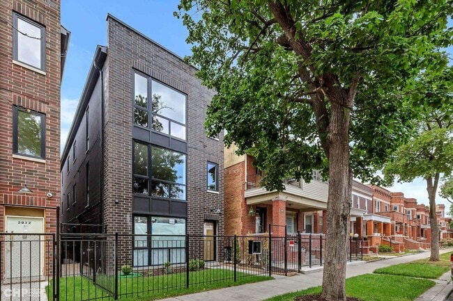 property at 6150 S Champlain Ave