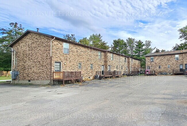 3414 Clingstone Way in Louisville, KY - Building Photo - Building Photo