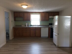 13 Clinton St in Concord, NH - Building Photo - Building Photo