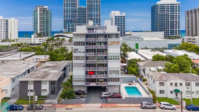 6855 Abbott Ave in Miami Beach, FL - Building Photo - Building Photo