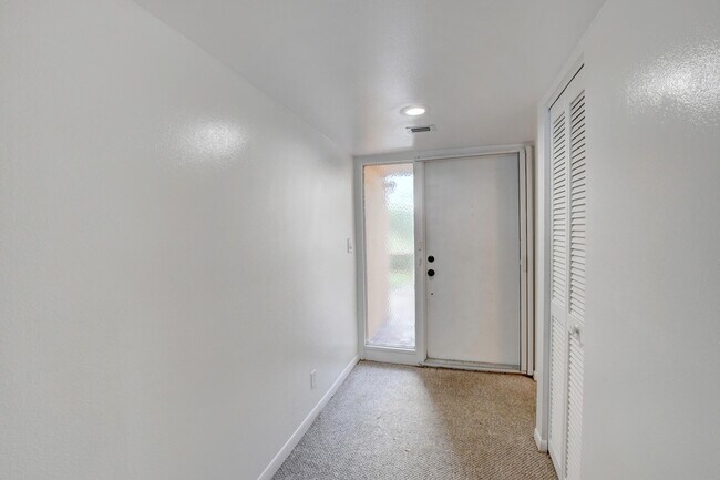 3309 Bridgewood Dr in Boca Raton, FL - Foto de edificio - Building Photo