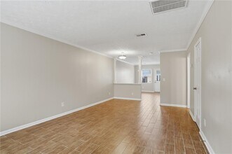 215 Winding River Dr in Sandy Springs, GA - Building Photo - Building Photo