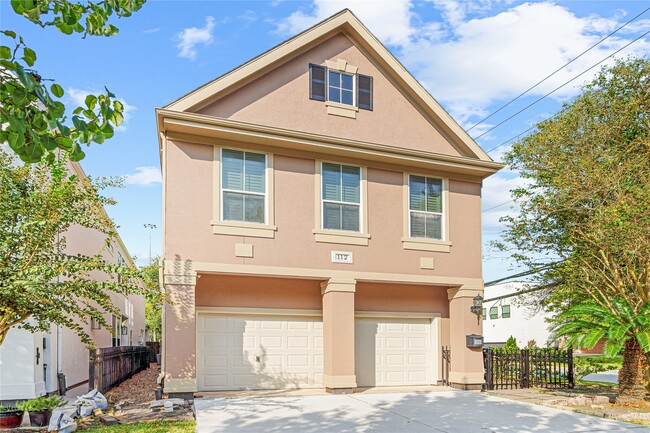 112 White Dr in Bellaire, TX - Building Photo - Building Photo