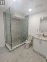 1011 Hinterland Ct in Oshawa, ON - Building Photo - Building Photo