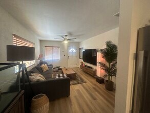 3745 10th Ave S in St. Petersburg, FL - Building Photo - Building Photo