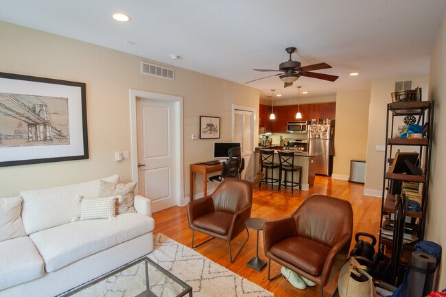 2771 W Francis Pl in Chicago, IL - Building Photo - Building Photo
