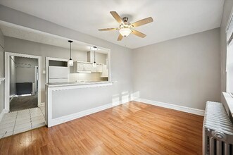 7212 Oxford Ave in Philadelphia, PA - Building Photo - Building Photo