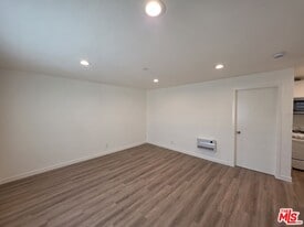 2400 Vanderbilt Ln in Redondo Beach, CA - Building Photo