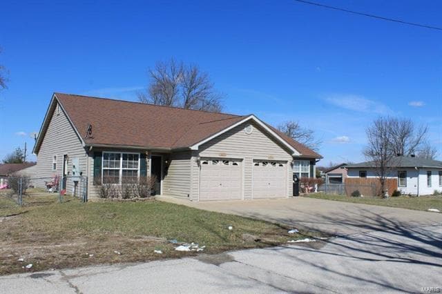 1011 Frick Ave in Warrenton, MO - Building Photo - Building Photo